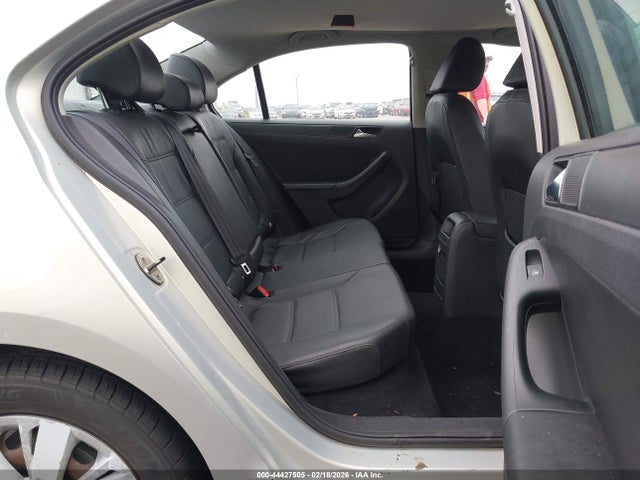 44427505 :رقم المزاد ، 3VWDX7AJ8BM394373 vin ، 2011 Volkswagen Jetta 2.5l Se مزاد بيع