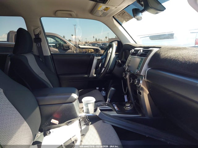 JTEMU5JR9R6282032 Toyota 4RUNNER SR5