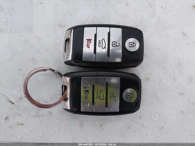 KNAFZ5A34F5335180 KIA FORTE SX