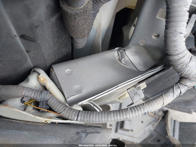 44427529 :رقم المزاد ، 3N1CE2CP8FL433714 vin ، 2015 Nissan Versa Note Sv مزاد بيع