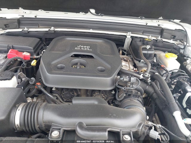1C4HJXENXLW197984 Jeep Wrangler Unlimited Sahara 4x4