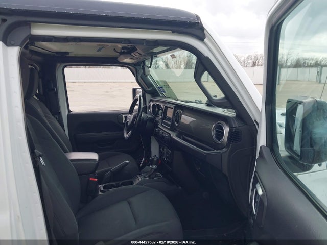 1C4HJXENXLW197984 Jeep Wrangler Unlimited Sahara 4x4