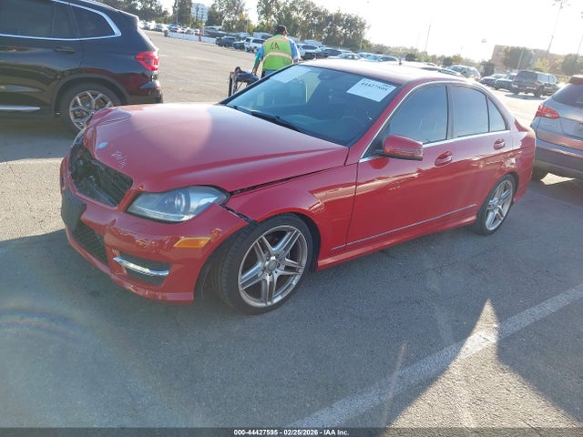 Продажа на аукционе авто 2013 Mercedes-benz C 250 Sport, vin: WDDGF4HBXDA775826, номер лота: 44427595