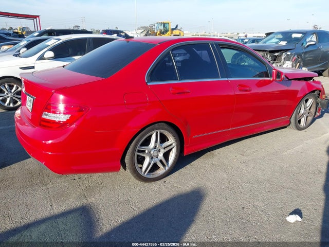 Продажа на аукционе авто 2013 Mercedes-benz C 250 Sport, vin: WDDGF4HBXDA775826, номер лота: 44427595