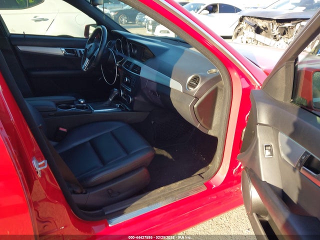 Продажа на аукционе авто 2013 Mercedes-benz C 250 Sport, vin: WDDGF4HBXDA775826, номер лота: 44427595
