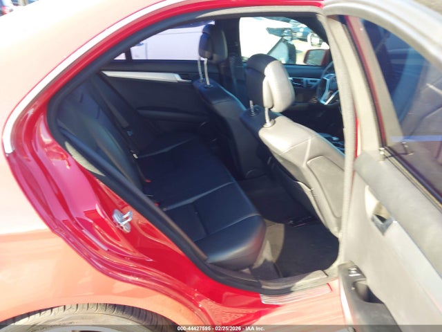 Продажа на аукционе авто 2013 Mercedes-benz C 250 Sport, vin: WDDGF4HBXDA775826, номер лота: 44427595