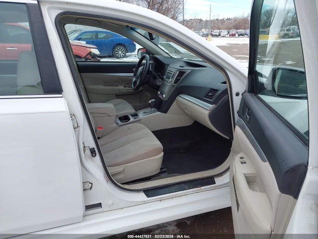 44427631 :رقم المزاد ، 4S3BMBC6XE3018228 vin ، 2014 Subaru Legacy 2.5i Premium مزاد بيع