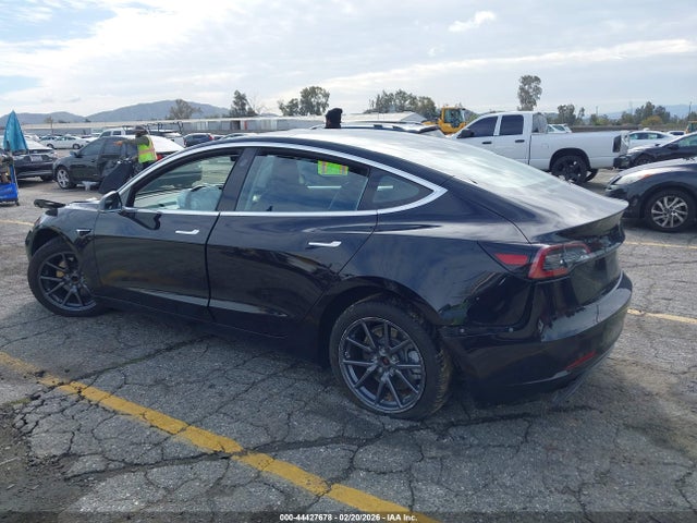 2018 TESLA MODEL 3 5YJ3E1EA5JF089198 Photo 2