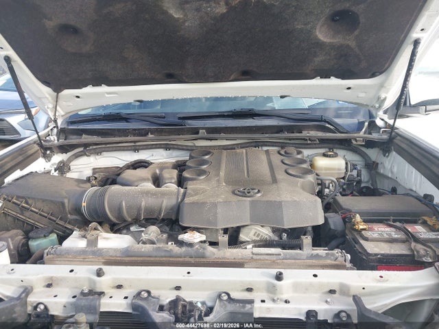 2019 TOYOTA 4RUNNER JTEBU5JR6K5693486 Photo 9