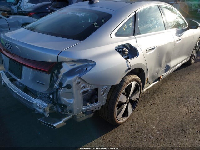 Продажа на аукционе авто 2025 Audi All-new A5 Premium Plus Tfsi Quattro S Tronic, vin: WAU2BCFU6SN096993, номер лота: 44427711