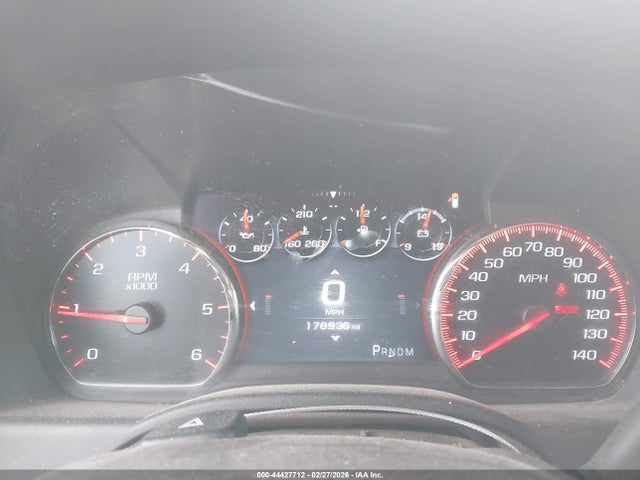 2015 Gmc Yukon Xl 1500 Denali მანქანა იყიდება აუქციონზე, vin: 1GKS2JKJ3FR684761, აუქციონის ნომერი: 44427712