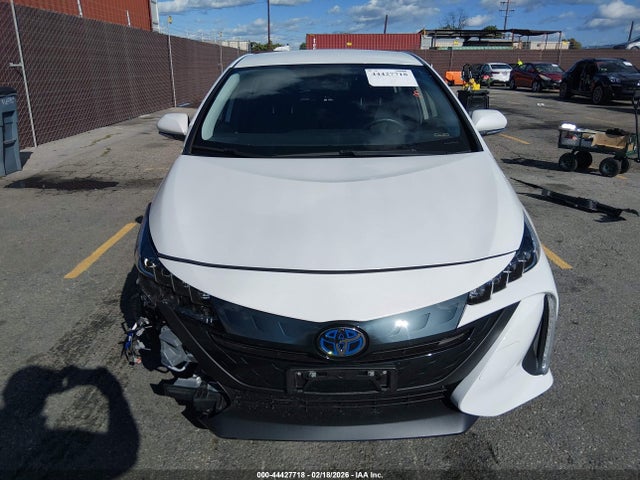 JTDKAMFPXN3219877 Toyota Prius Prime Xle