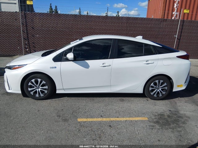 JTDKAMFPXN3219877 Toyota Prius Prime Xle