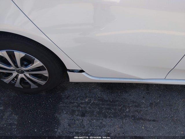 JTDKAMFPXN3219877 Toyota Prius Prime Xle