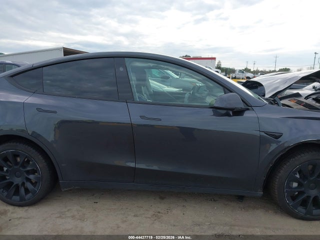 44427719 :رقم المزاد ، 7SAYGDEE7RF014697 vin ، 2024 Tesla Model Y Long Range Dual Motor All-wheel Drive مزاد بيع