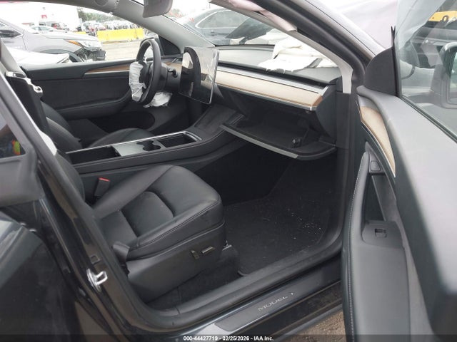 44427719 :رقم المزاد ، 7SAYGDEE7RF014697 vin ، 2024 Tesla Model Y Long Range Dual Motor All-wheel Drive مزاد بيع