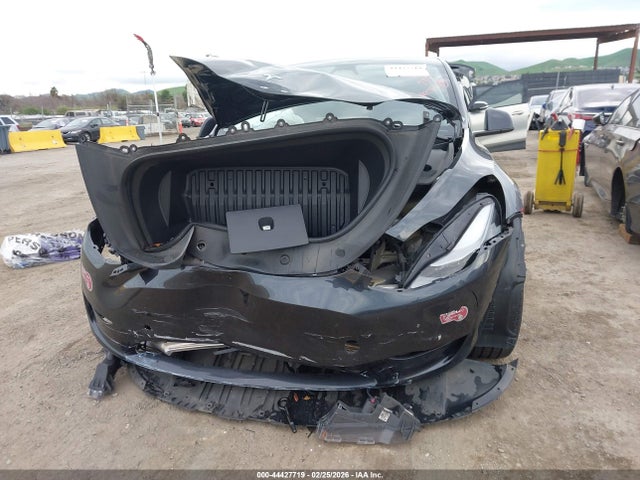 44427719 :رقم المزاد ، 7SAYGDEE7RF014697 vin ، 2024 Tesla Model Y Long Range Dual Motor All-wheel Drive مزاد بيع
