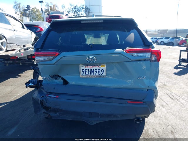 Toyota Rav4 Xle Premium 2022 2T3C1RFV8NW219230 Image 16