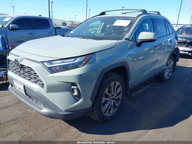 Toyota Rav4 Xle Premium 2022 2T3C1RFV8NW219230 Image 2