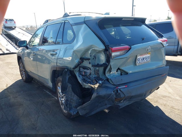 Toyota Rav4 Xle Premium 2022 2T3C1RFV8NW219230 Image 3