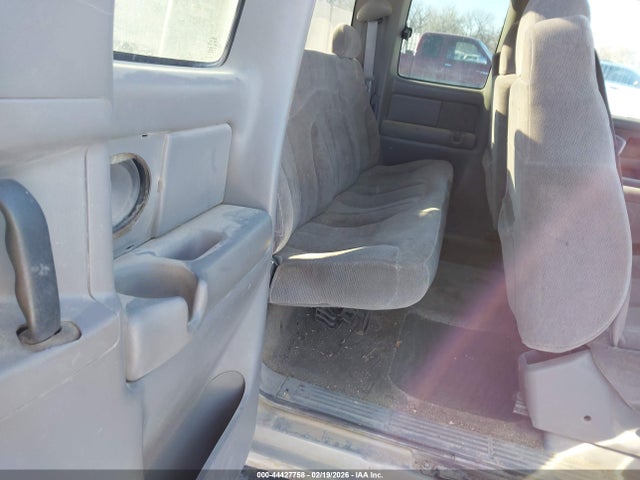 44427758 :رقم المزاد ، 1GTEK19T5YE114996 vin ، 2000 Gmc Sierra 1500 Sl/sle مزاد بيع