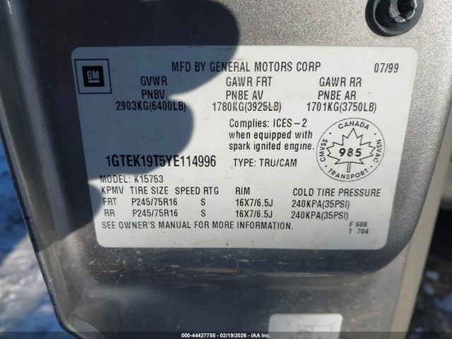 44427758 :رقم المزاد ، 1GTEK19T5YE114996 vin ، 2000 Gmc Sierra 1500 Sl/sle مزاد بيع