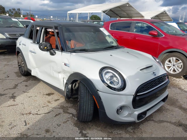 2021 MINI HARDTOP WMWXU9C06M2P15052 Photo 0