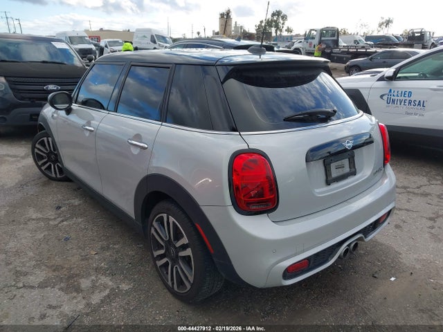 2021 MINI HARDTOP WMWXU9C06M2P15052 Photo 2