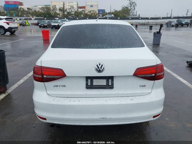 44427971 :رقم المزاد ، 3VW2B7AJ4HM322519 vin ، 2017 Volkswagen Jetta 1.4t S مزاد بيع