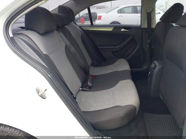 44427971 :رقم المزاد ، 3VW2B7AJ4HM322519 vin ، 2017 Volkswagen Jetta 1.4t S مزاد بيع