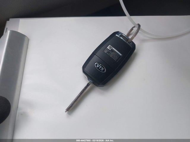 KNDMB5C1XG6175277 KIA SEDONA LX