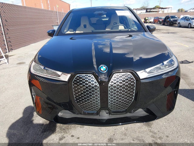 44427993 :رقم المزاد ، WB523CF09RCP90639 vin ، 2024 Bmw Ix Xdrive50 مزاد بيع
