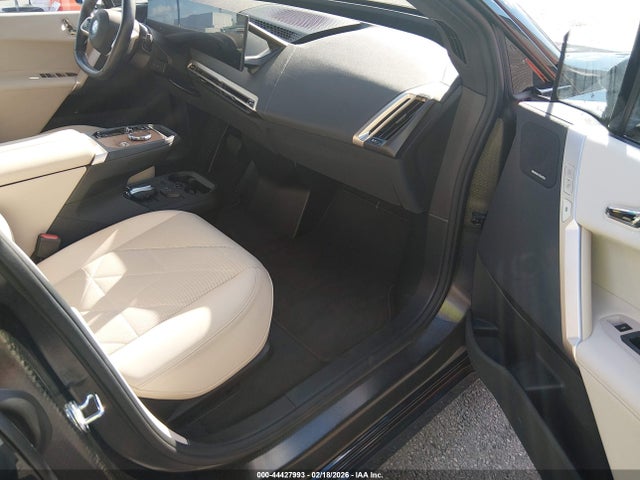 44427993 :رقم المزاد ، WB523CF09RCP90639 vin ، 2024 Bmw Ix Xdrive50 مزاد بيع