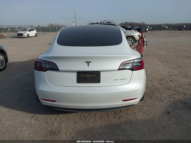 Продаж на аукціоні авто 2022 Tesla Model 3 Long Range Dual Motor All-wheel Drive, vin: 5YJ3E1EB9NF130642, номер лоту: 44428004