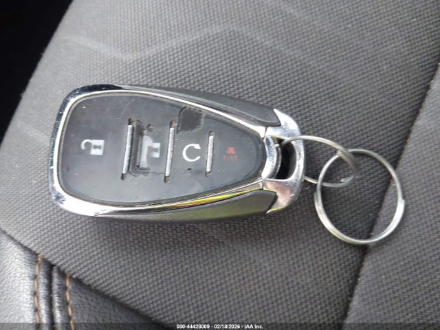 KL7CJLSB1JB692461 Chevrolet Trax Lt