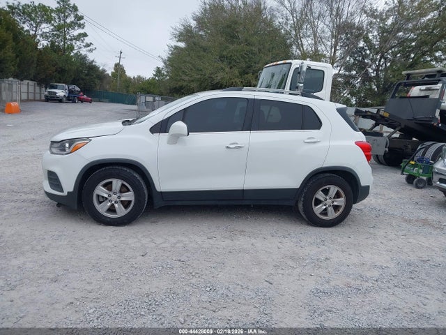 KL7CJLSB1JB692461 Chevrolet Trax Lt