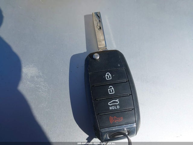 5XXGT4L34HG156121 KIA Optima Lx