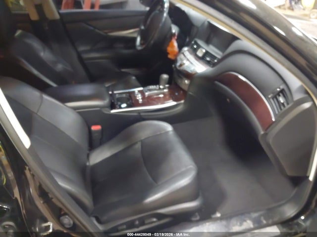 44428049 :رقم المزاد ، JN1BY1PR3HM210045 vin ، 2017 Infiniti Q70l 3.7x مزاد بيع