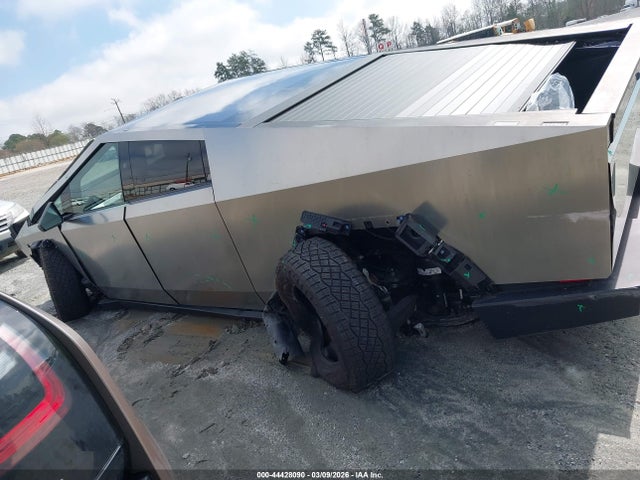 44428090 :رقم المزاد ، 7G2CEHEE3RA052720 vin ، 2024 Tesla Cybertruck Cyberbeast مزاد بيع