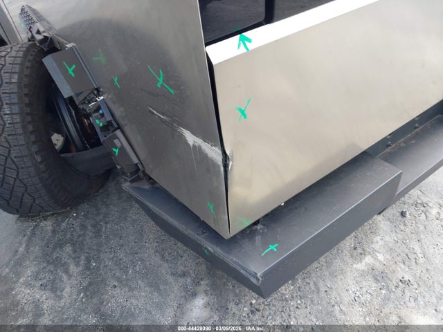 44428090 :رقم المزاد ، 7G2CEHEE3RA052720 vin ، 2024 Tesla Cybertruck Cyberbeast مزاد بيع