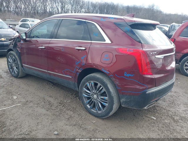 2017 CADILLAC XT5 1GYKNCRS2HZ100876 Photo 2