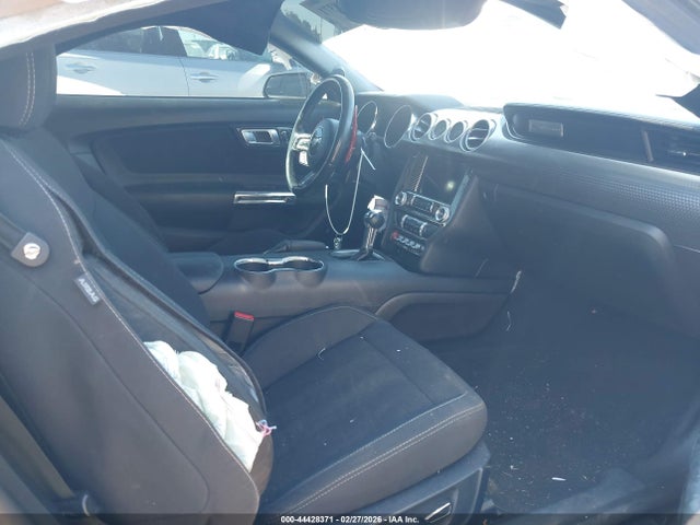 2019 FORD MUSTANG 1FA6P8CF5K5188269 Photo 4