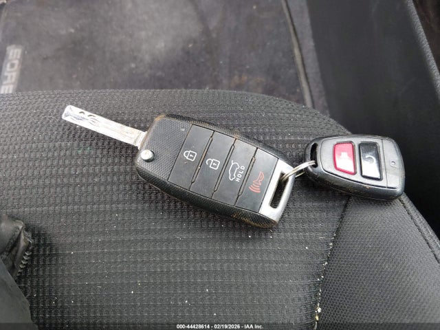 5XYKTDA71FG609829 KIA Sorento Lx V6