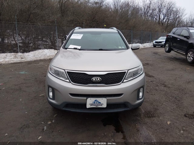 5XYKTDA71FG609829 KIA Sorento Lx V6