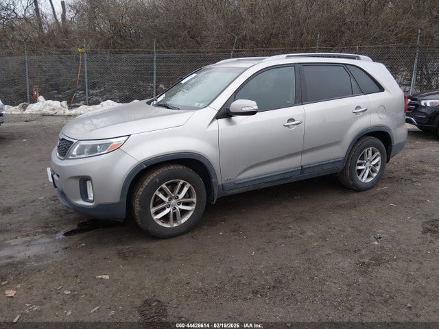 5XYKTDA71FG609829 KIA Sorento Lx V6