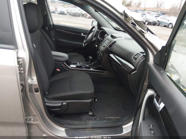 5XYKTDA71FG609829 KIA Sorento Lx V6