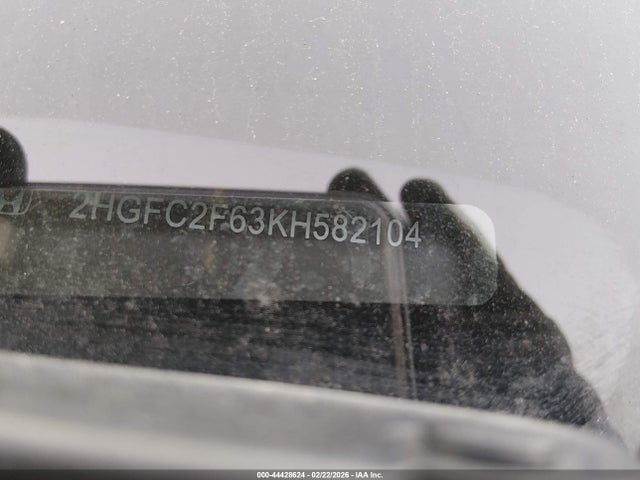 Honda Civic Lx 2019 2HGFC2F63KH582104 Image 9