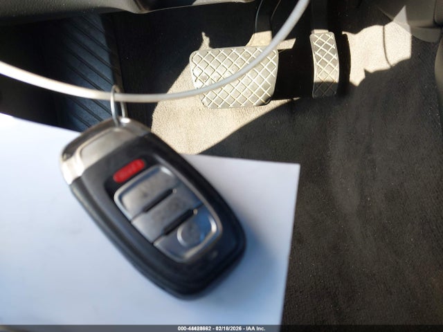 44428662 :رقم المزاد ، WAUEFAFL2BN008664 vin ، 2011 Audi A4 2.0t Premium مزاد بيع