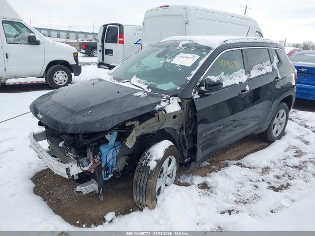2021 Jeep Compass Latitude 4x4 მანქანა იყიდება აუქციონზე, vin: 3C4NJDBB1MT538045, აუქციონის ნომერი: 44428771