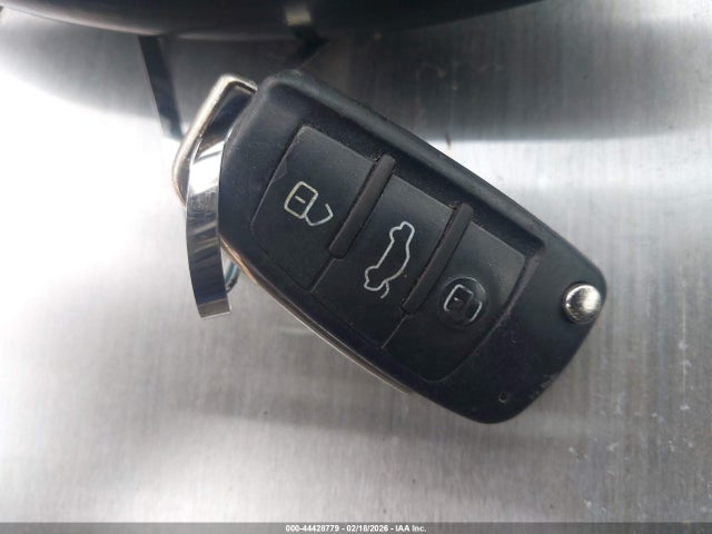 2012 AUDI A3 WAUBJAFM8CA021079 Photo 10